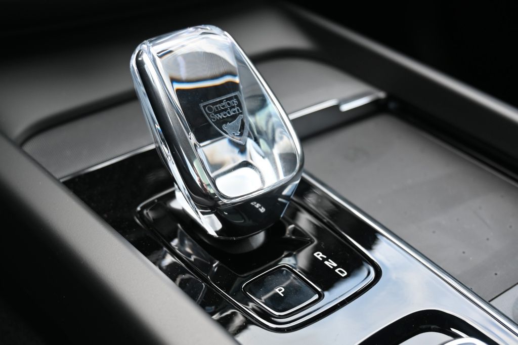 Volvo XC60 2025
