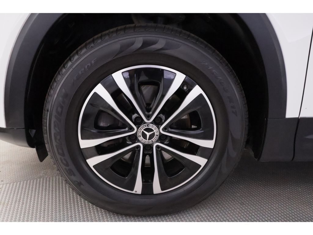 Mercedes-Benz GLB 180 2023