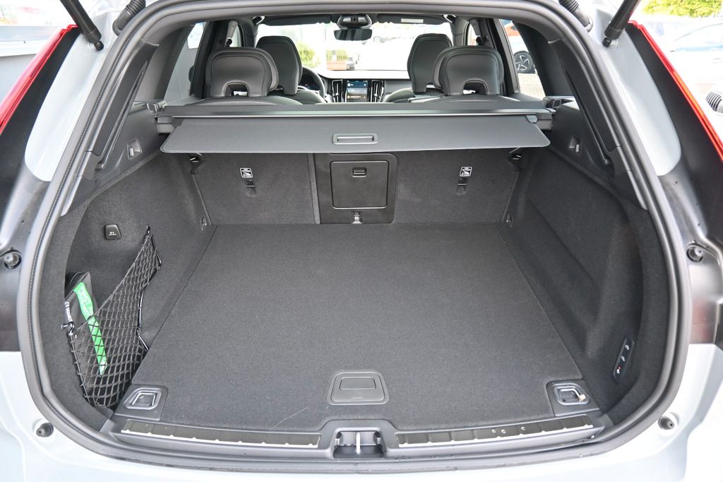 Volvo XC60 2025