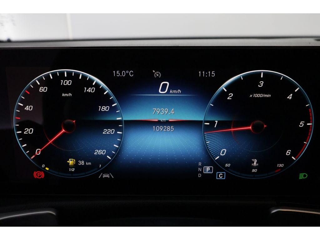 Mercedes-Benz GLB 180 2023