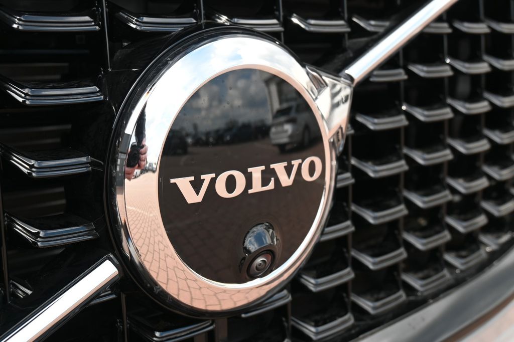 Volvo XC60 2025
