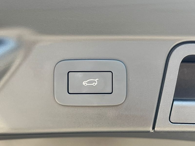 Land Rover Range Rover Velar 2024