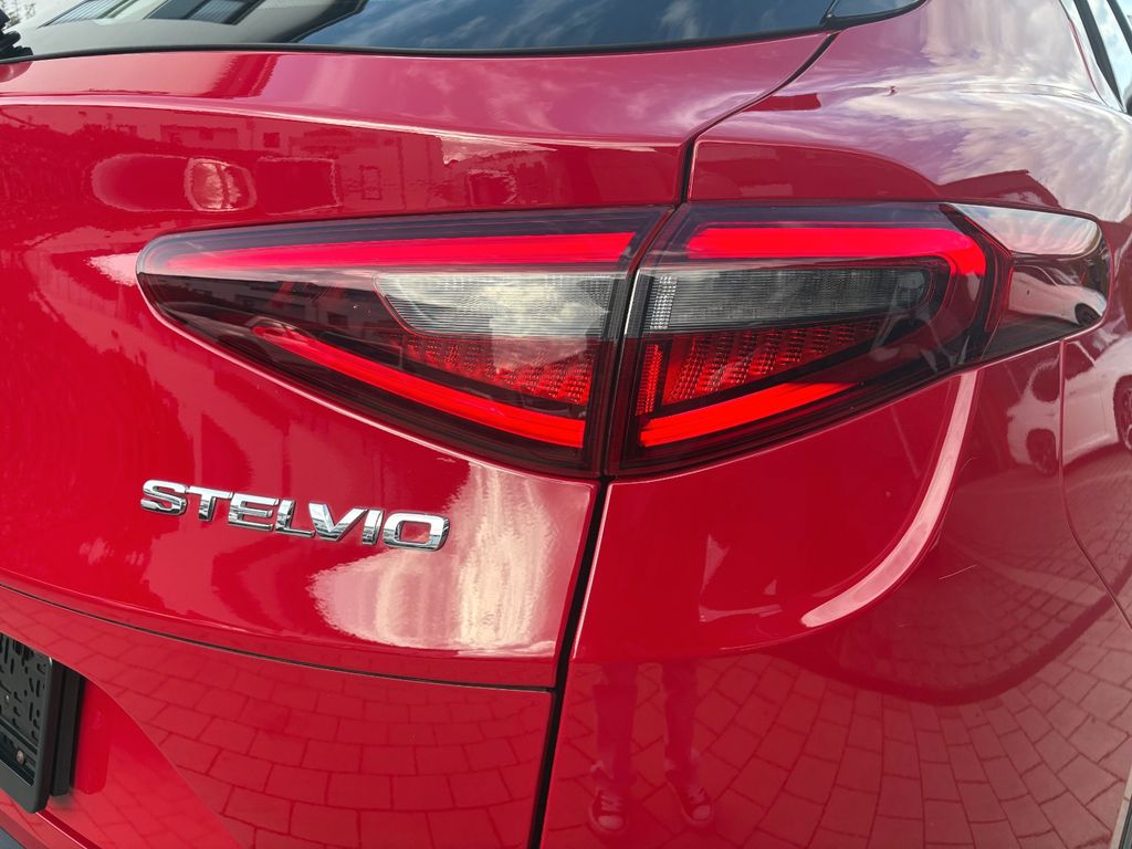 Alfa Romeo Stelvio 2021