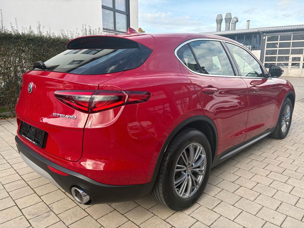Alfa Romeo Stelvio 2021