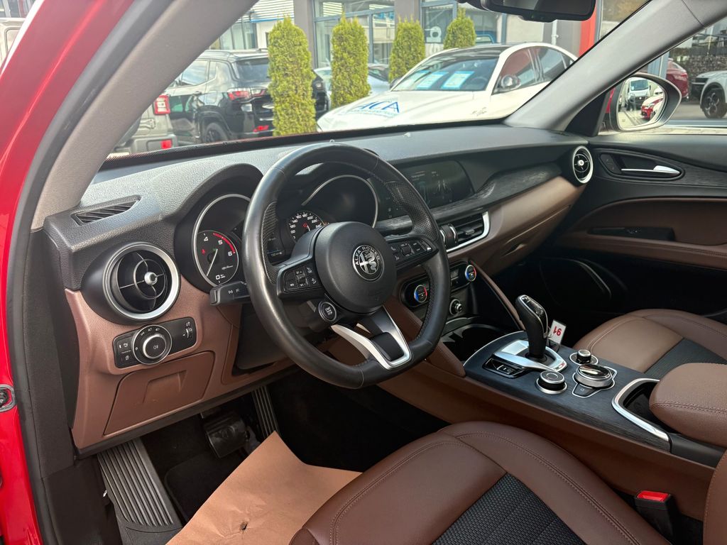 Alfa Romeo Stelvio 2021