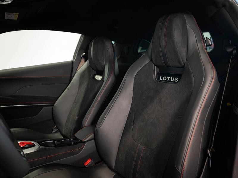 Lotus Emira 2024