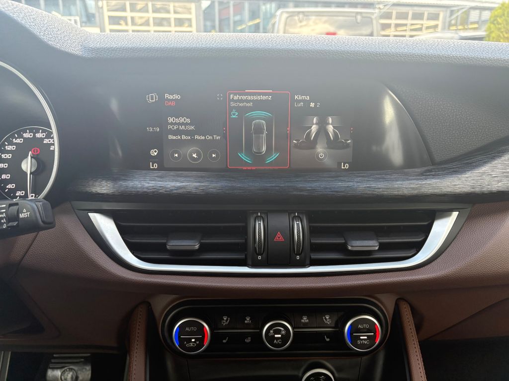 Alfa Romeo Stelvio 2021