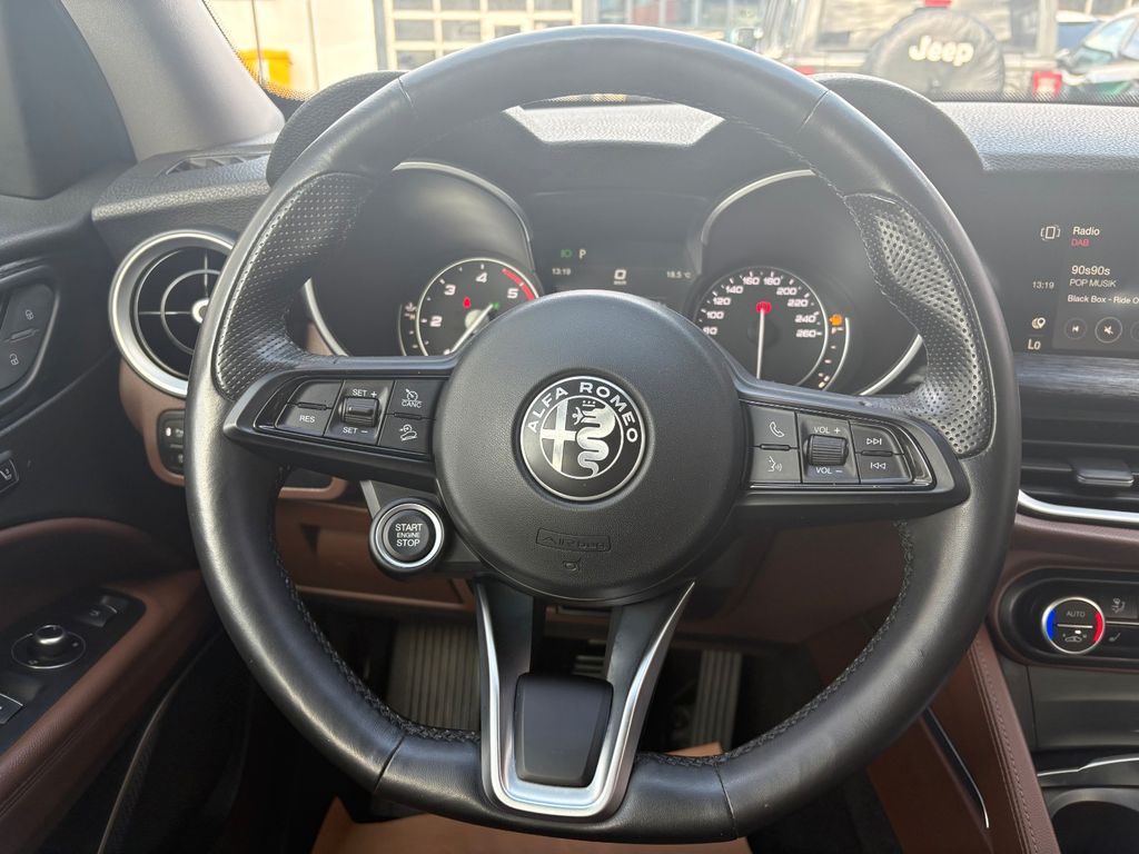 Alfa Romeo Stelvio 2021