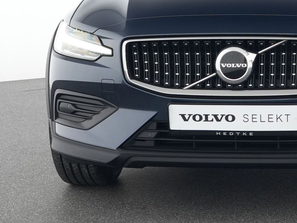 Volvo V60 Cross Country 2023