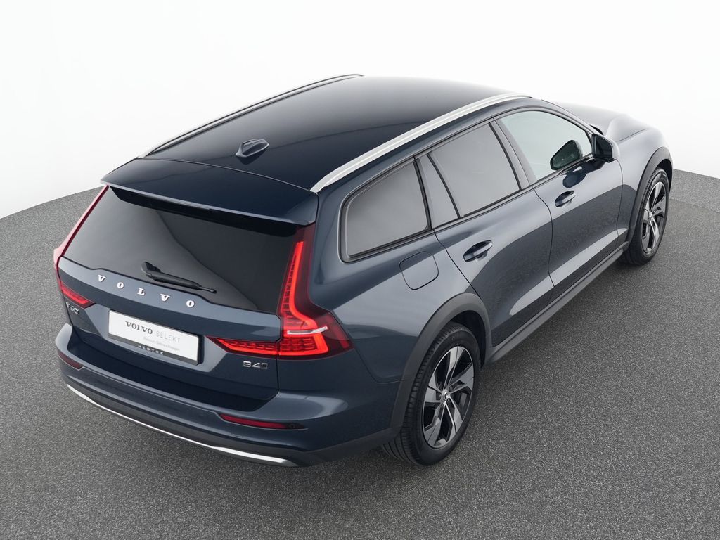 Volvo V60 Cross Country 2023