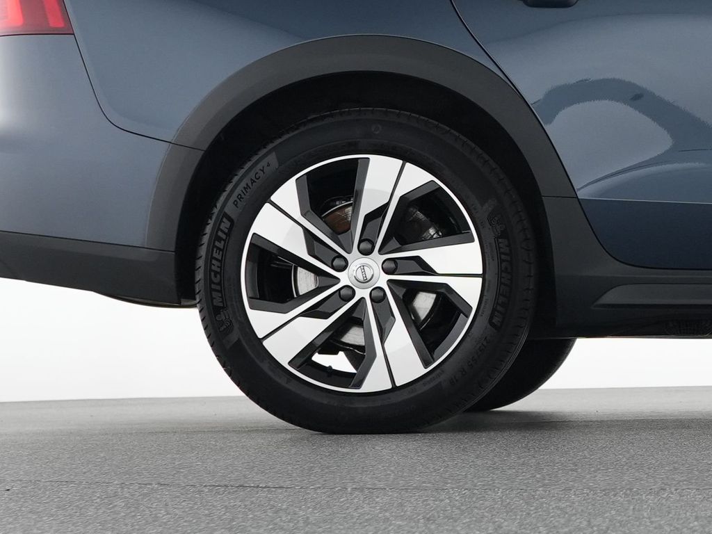 Volvo V60 Cross Country 2023