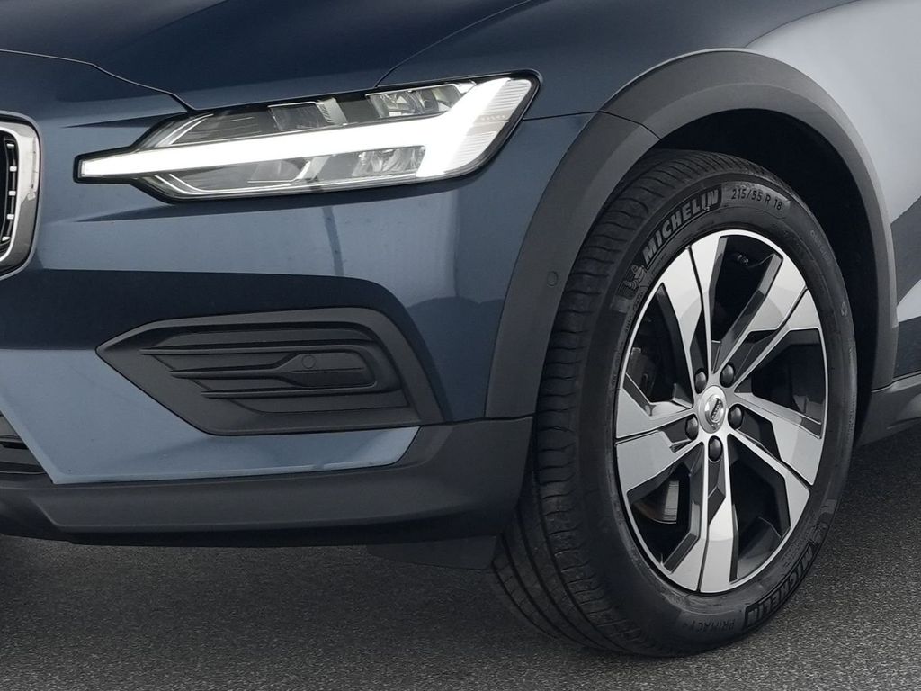Volvo V60 Cross Country 2023