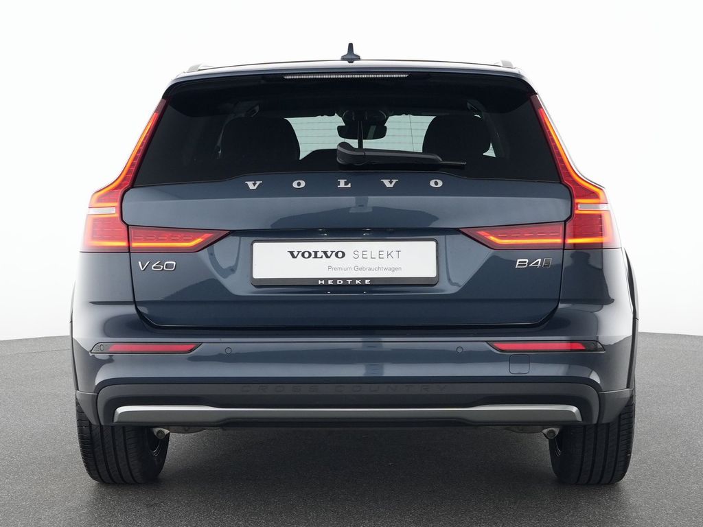 Volvo V60 Cross Country 2023