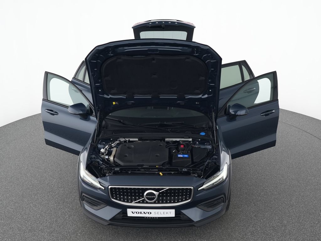 Volvo V60 Cross Country 2023