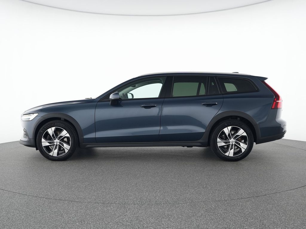 Volvo V60 Cross Country 2023