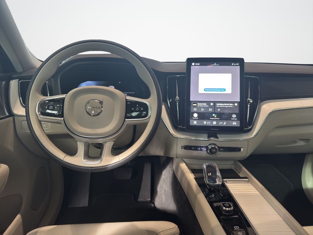 Volvo XC60 2025