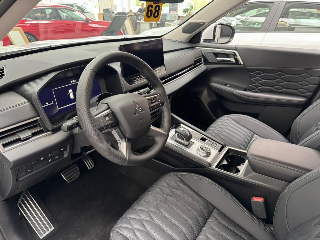 Mitsubishi Outlander 2025