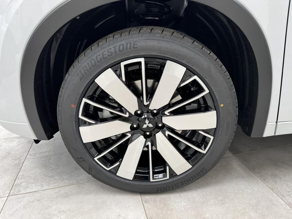 Mitsubishi Outlander 2025