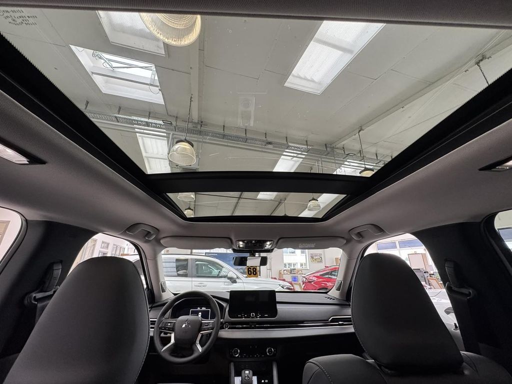 Mitsubishi Outlander 2025