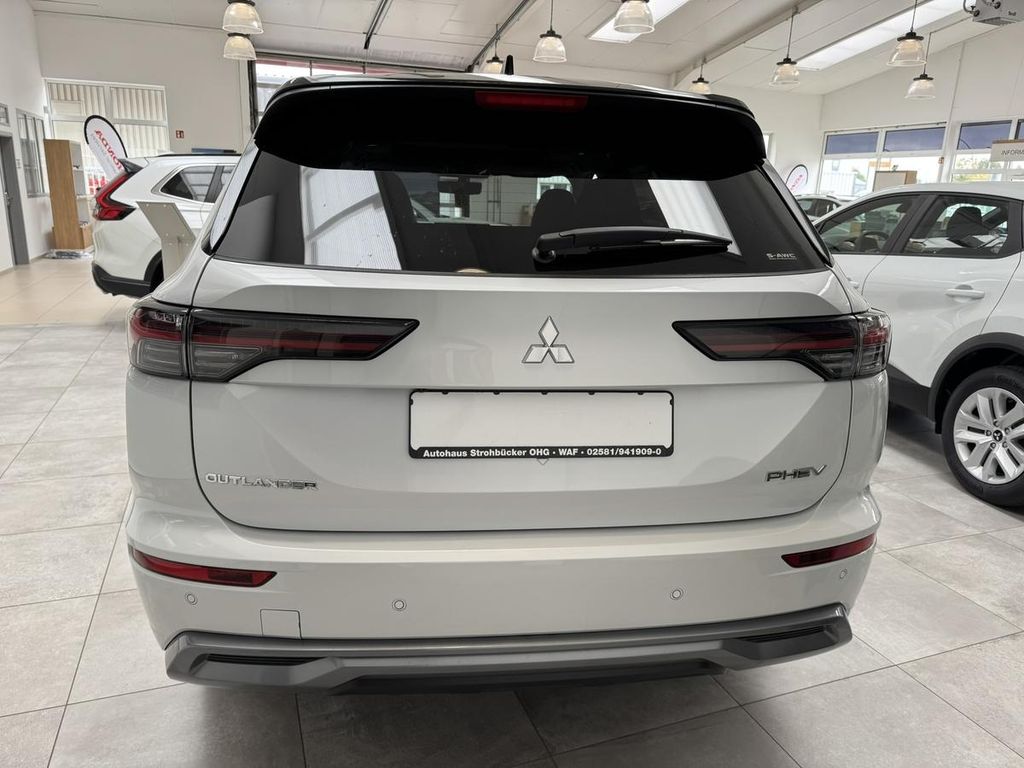 Mitsubishi Outlander 2025