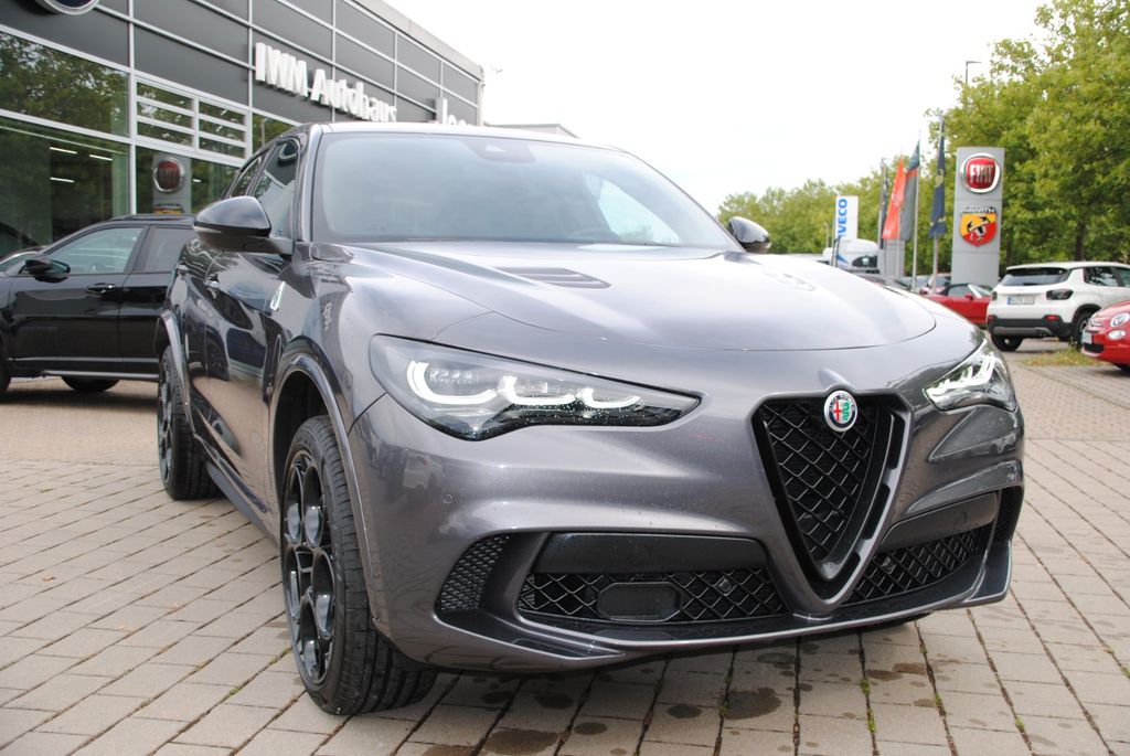 Alfa Romeo Stelvio 2025