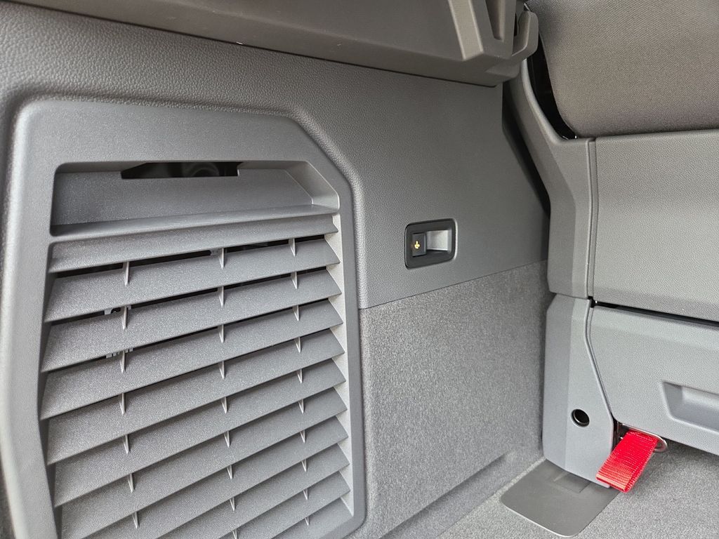 Volkswagen T7 Multivan 2025