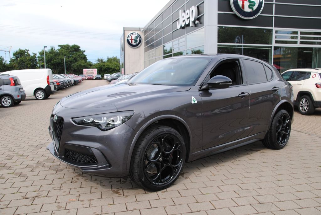 Alfa Romeo Stelvio 2025