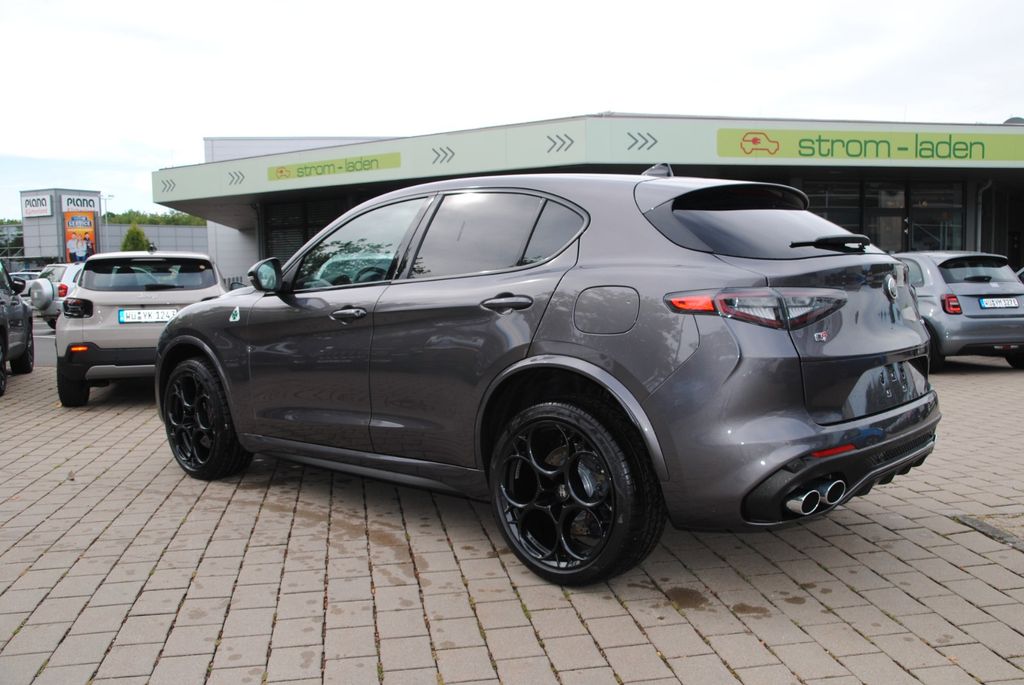 Alfa Romeo Stelvio 2025