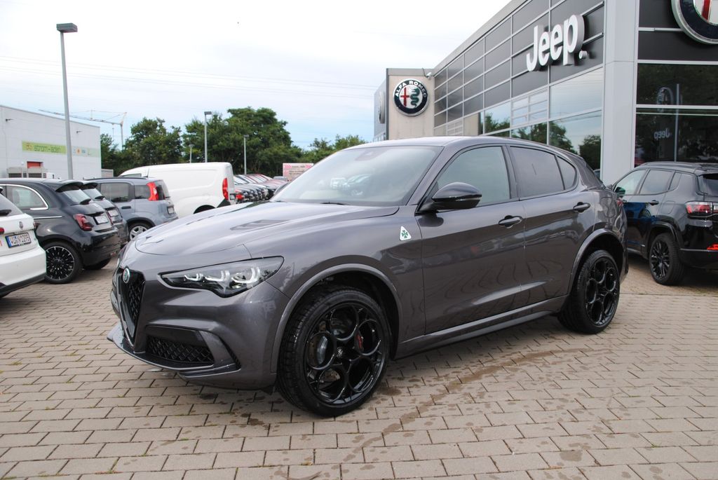 Alfa Romeo Stelvio 2025