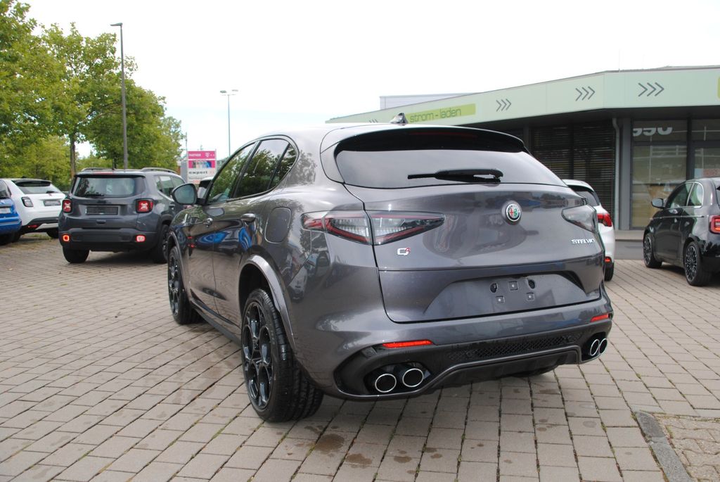 Alfa Romeo Stelvio 2025