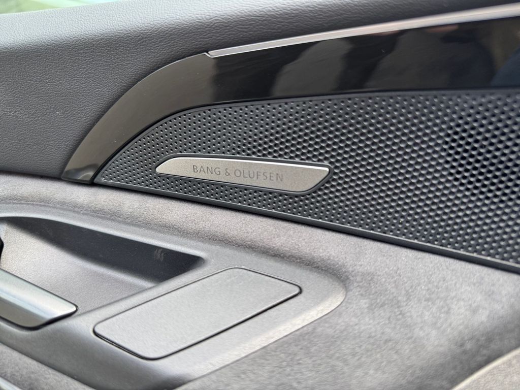 Audi SQ5 2025