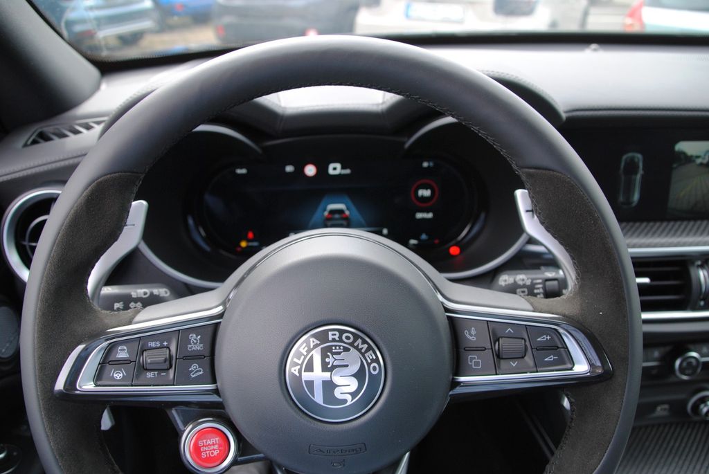 Alfa Romeo Stelvio 2025