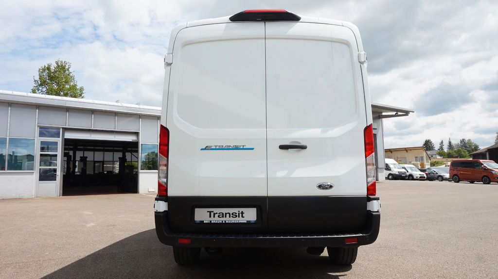 Ford Transit 2023