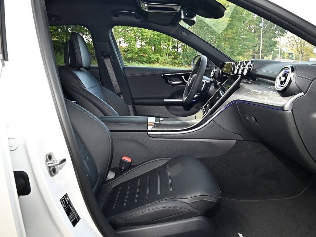 Mercedes-Benz C 200 2025