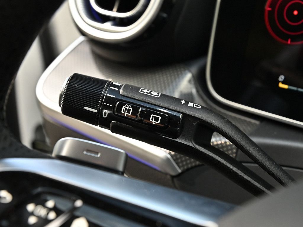 Mercedes-Benz C 200 2025