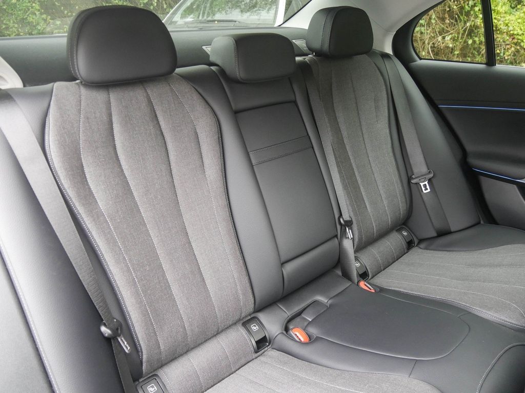 Mercedes-Benz E 220 2024