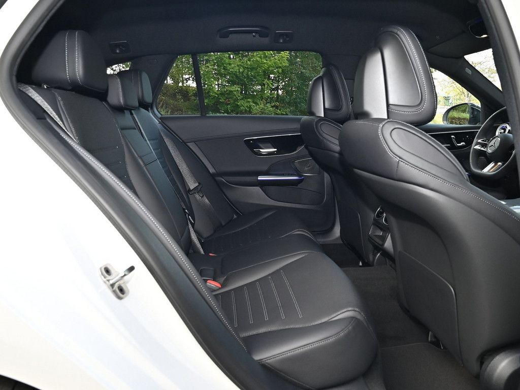 Mercedes-Benz C 200 2025