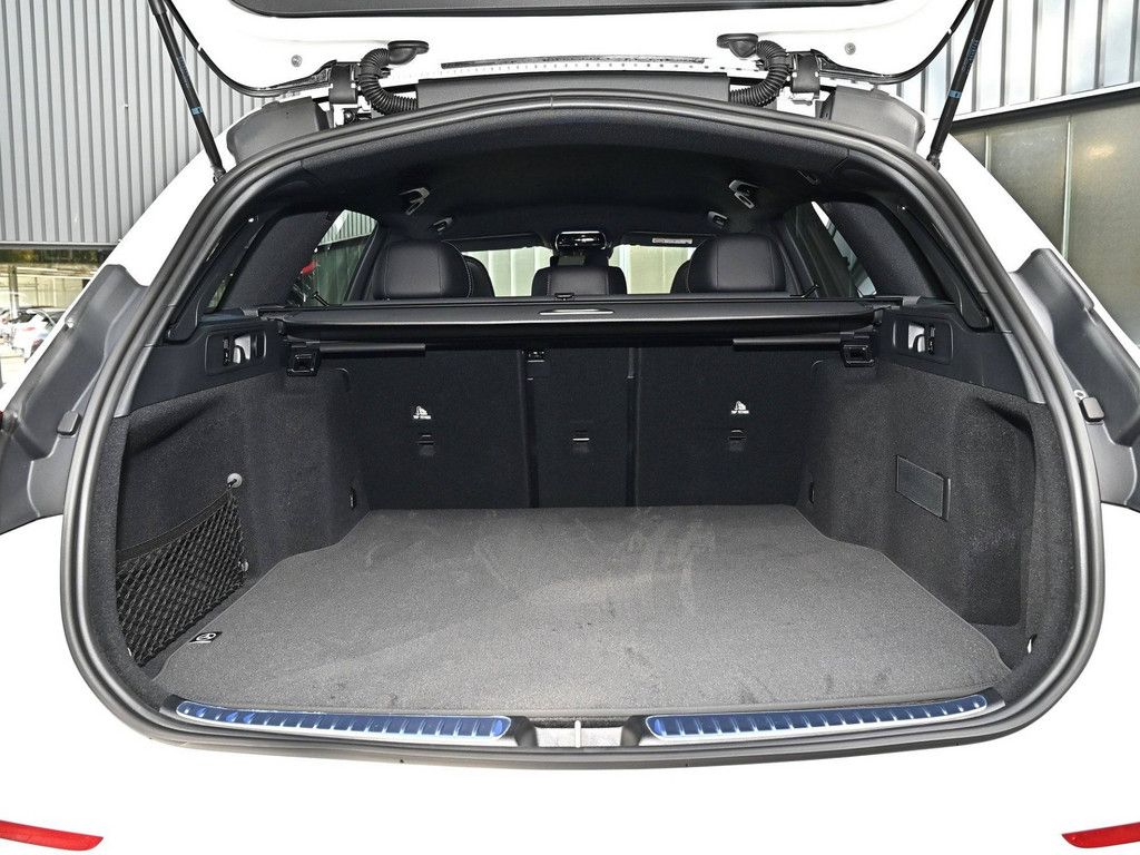 Mercedes-Benz C 200 2025