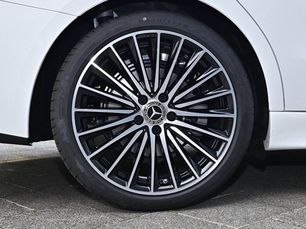 Mercedes-Benz C 200 2025