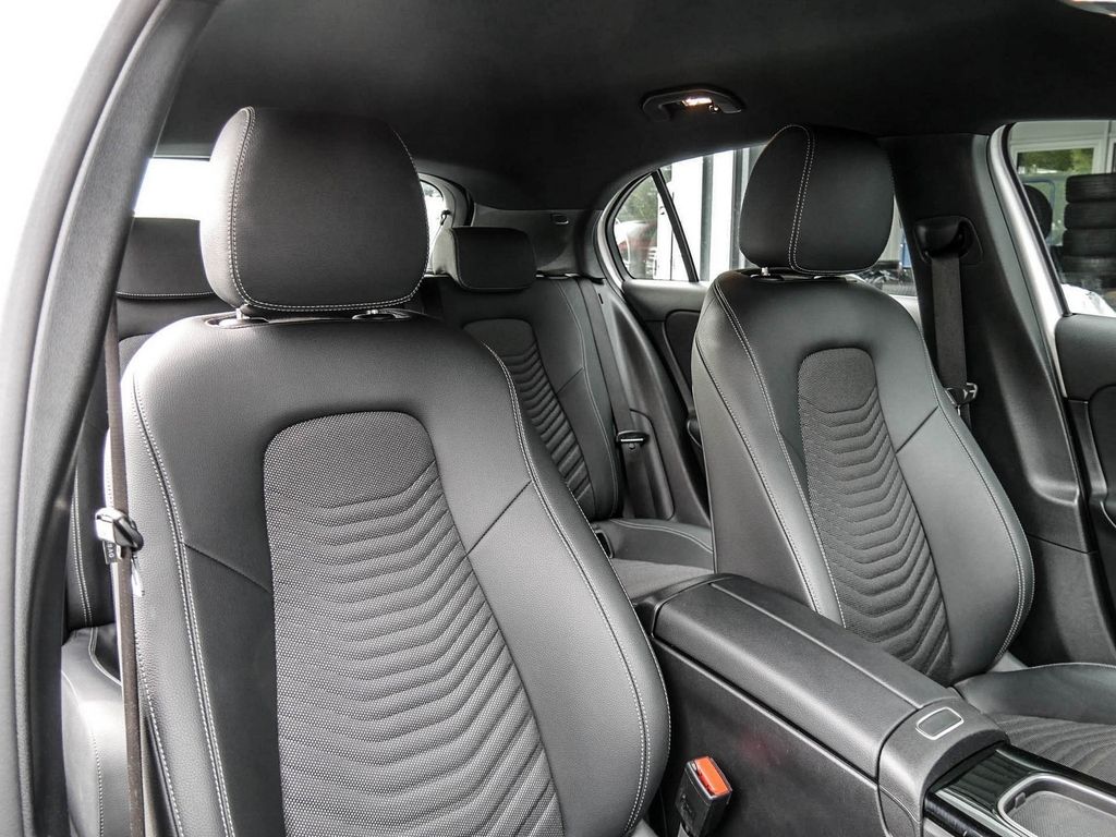 Mercedes-Benz A 200 2024