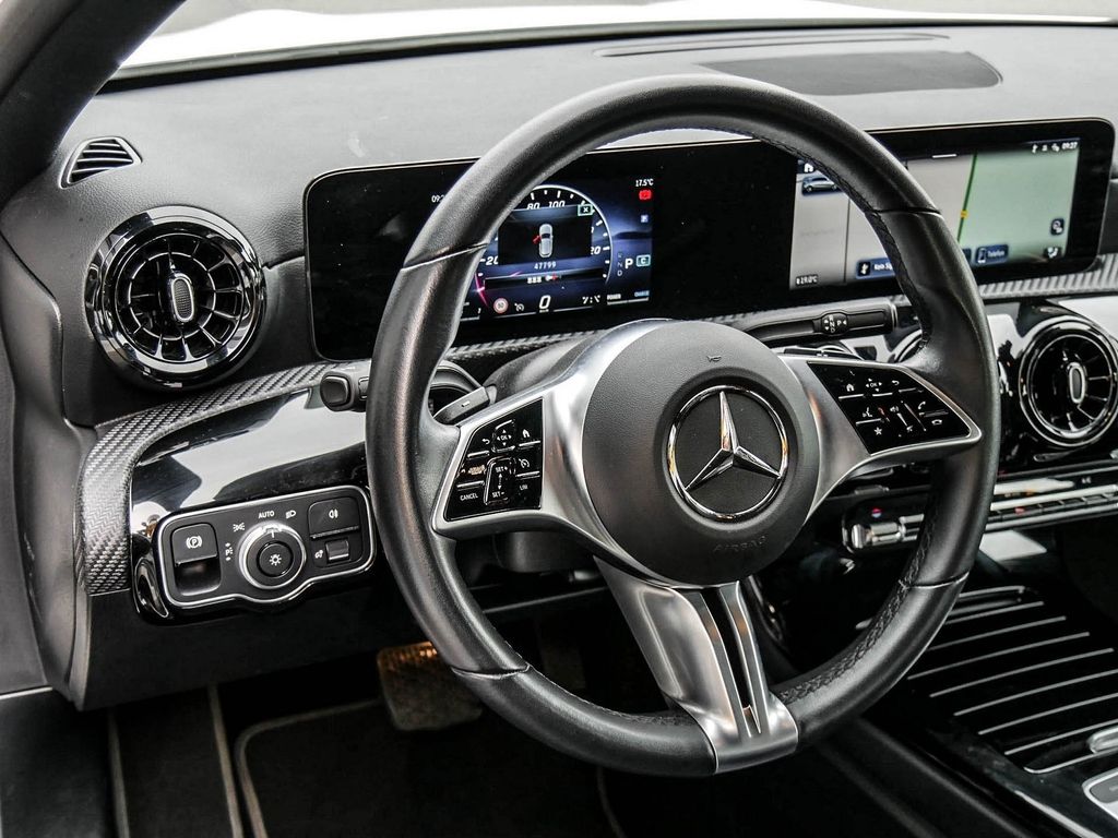 Mercedes-Benz A 200 2024