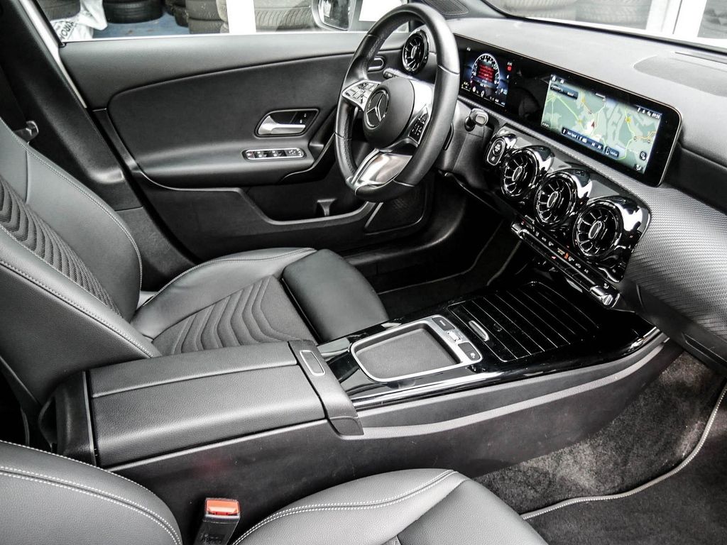 Mercedes-Benz A 200 2024