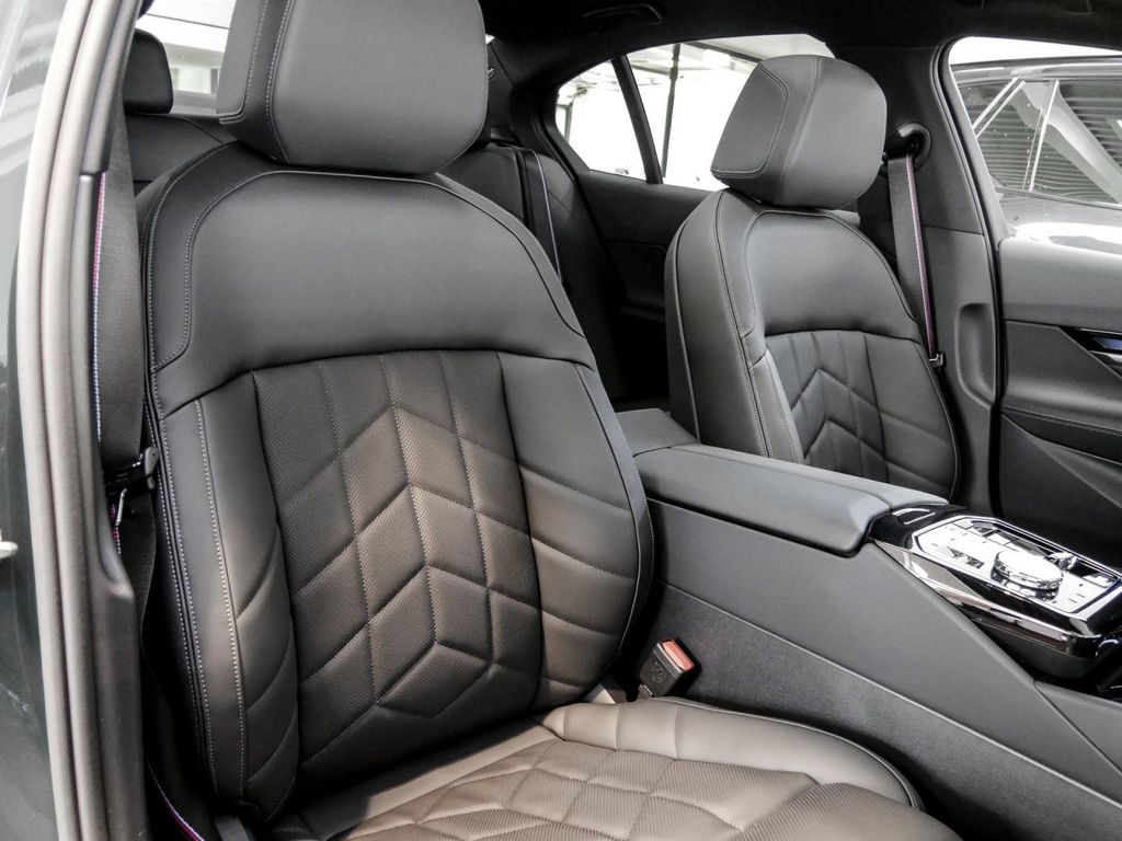 BMW i5 2025