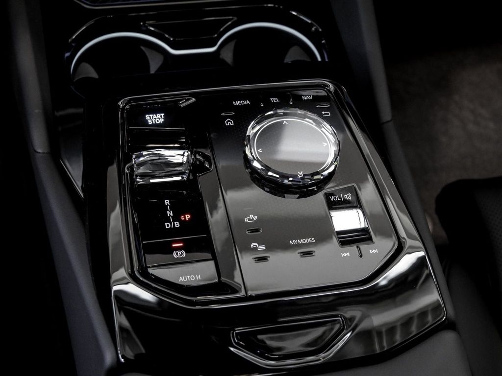 BMW i5 2025