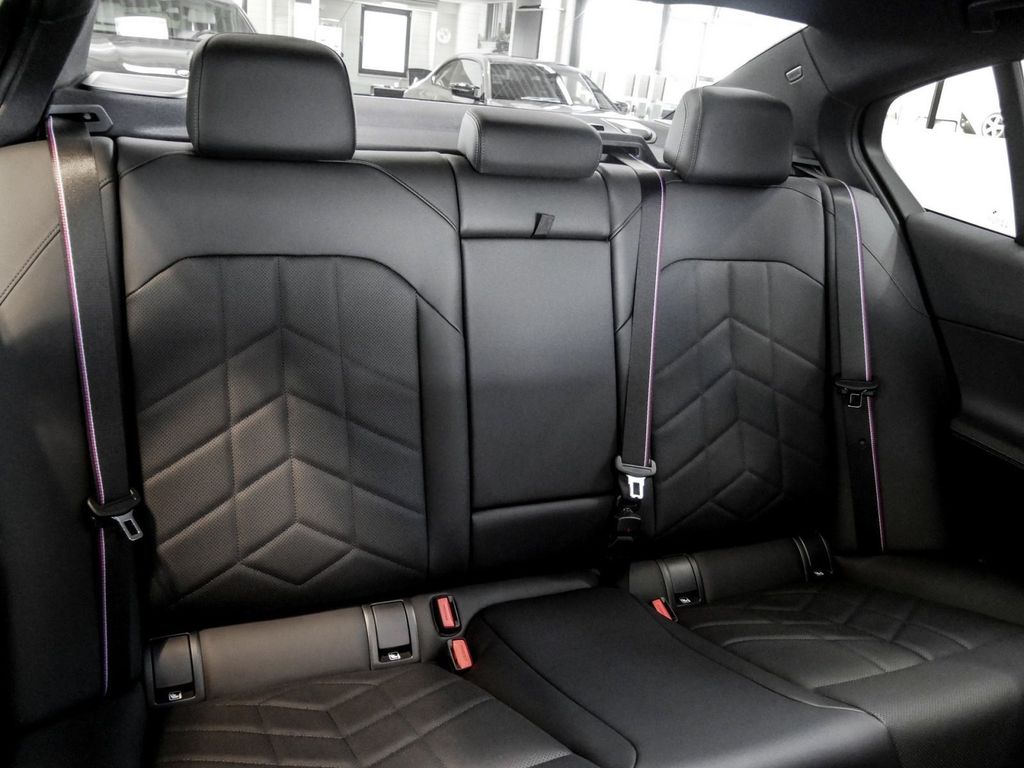 BMW i5 2025