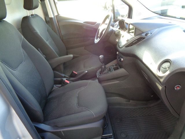 Ford Transit Courier 2021