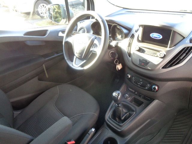 Ford Transit Courier 2021