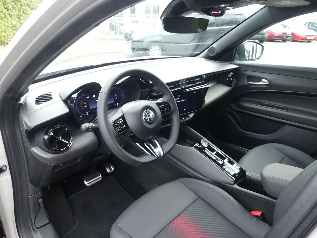 Alfa Romeo Junior 2025