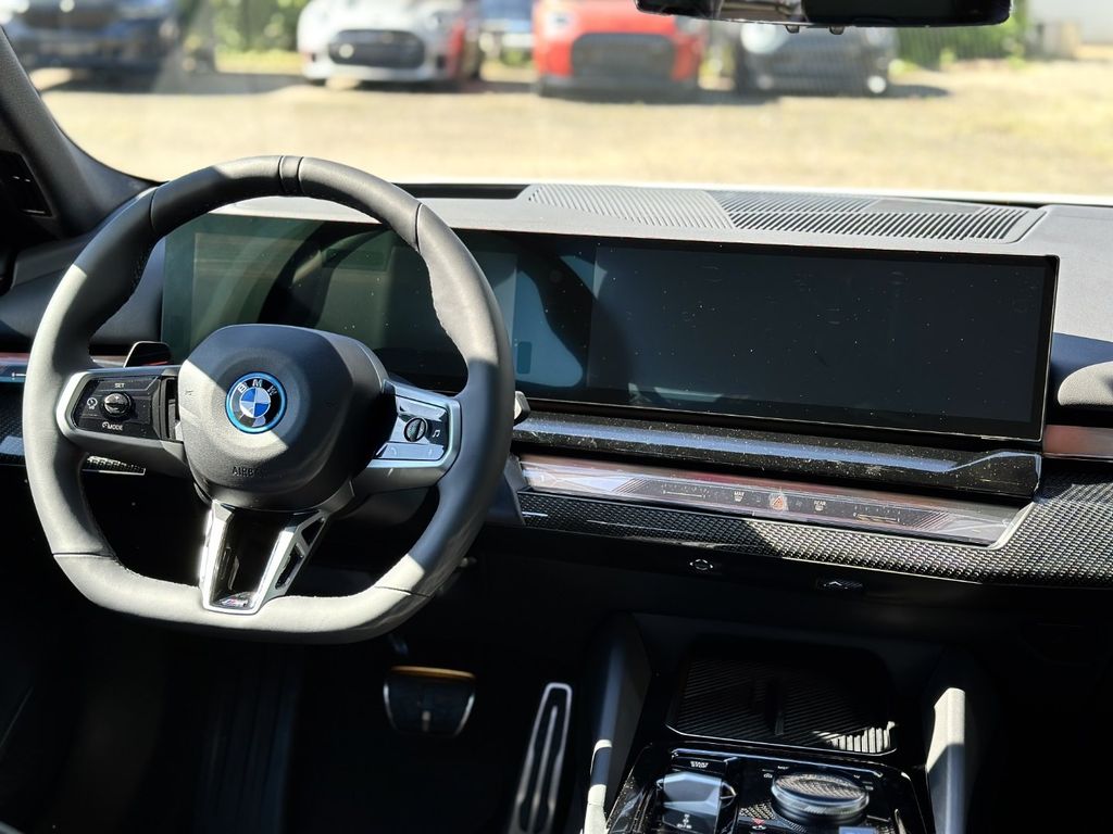 BMW i5 2025