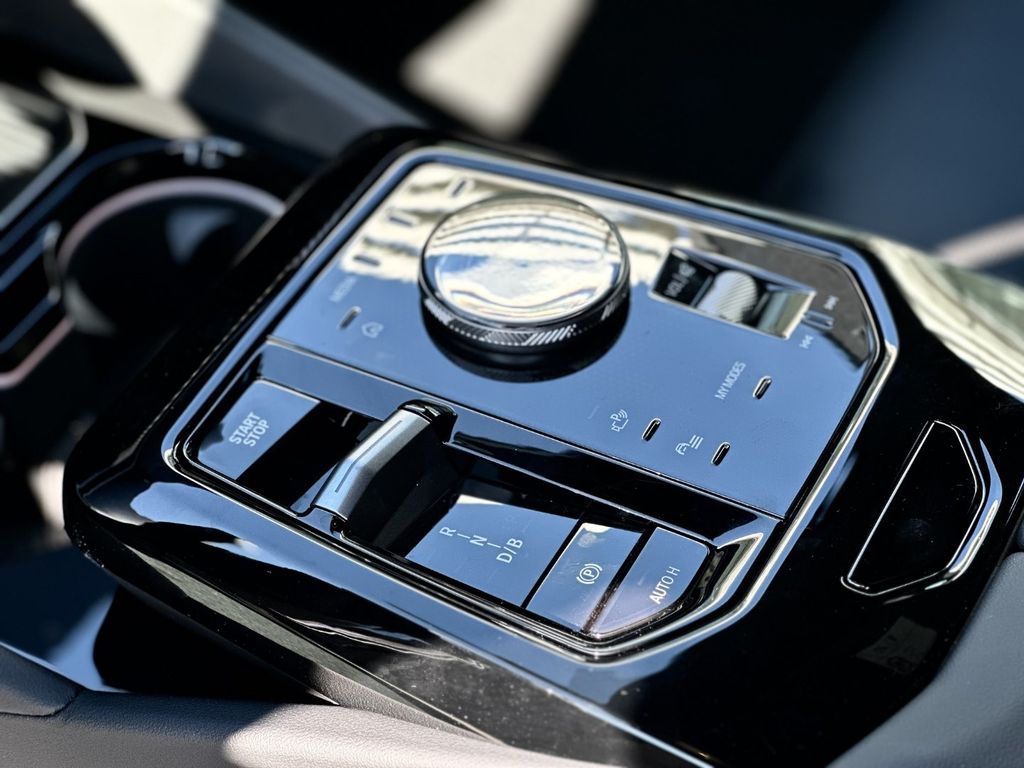 BMW i5 2025